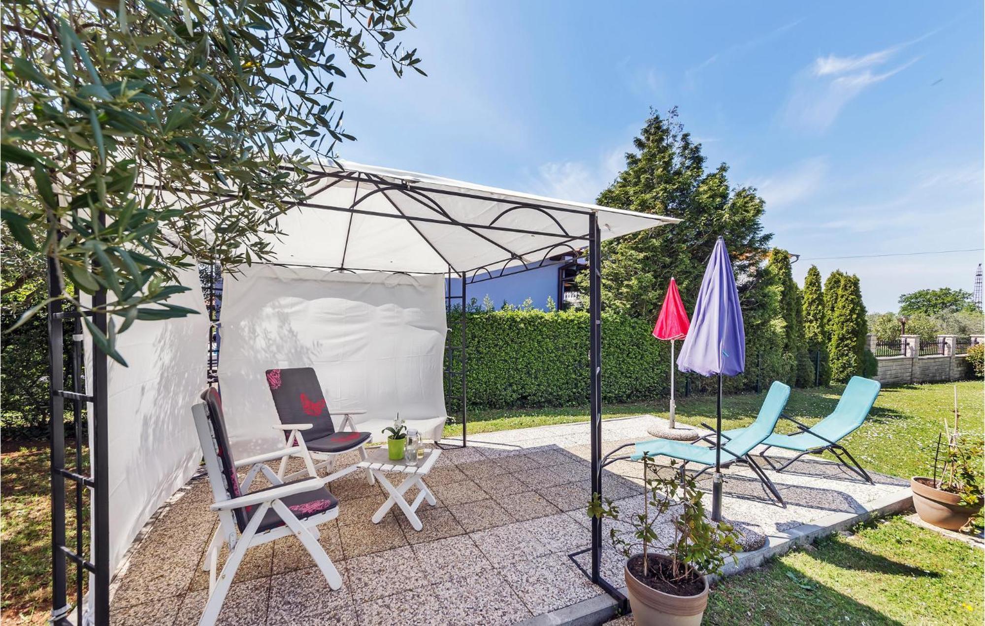 2 Bedroom Beautiful Apartment In Valtura Exterior foto